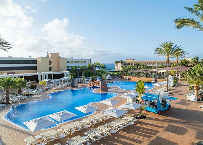 Iberostar Waves Gaviotas Park מלון