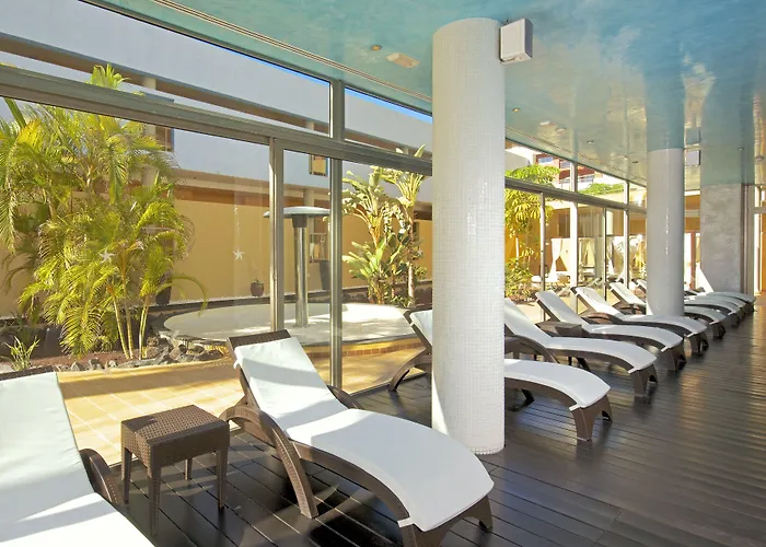 Iberostar Waves Gaviotas Park מלון