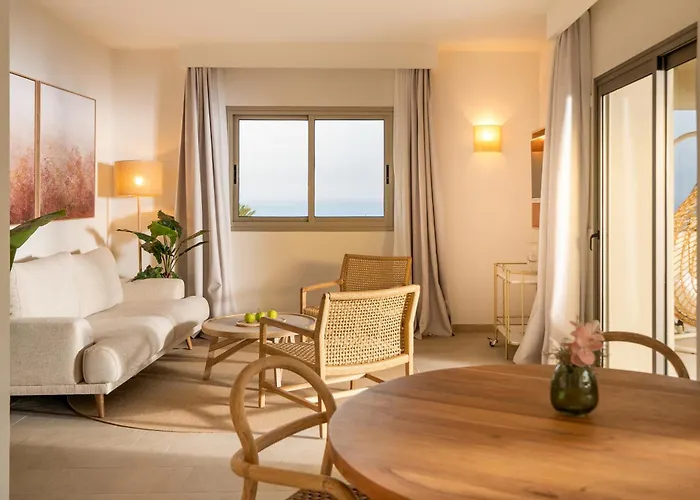 Iberostar Waves Gaviotas Park Hotell 4*