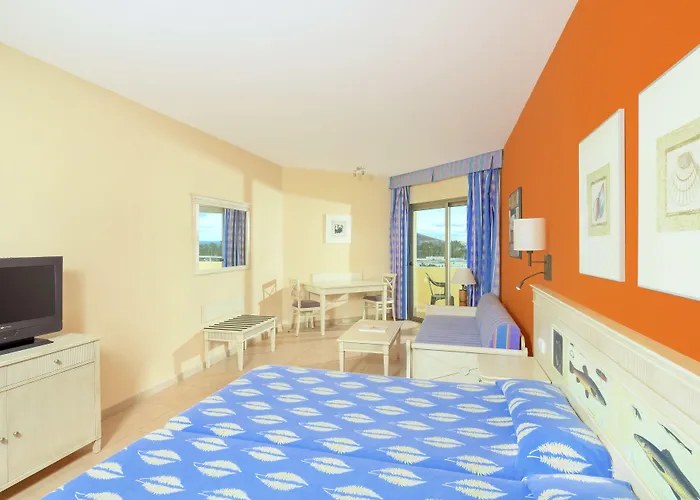 Iberostar Waves Gaviotas Park Hotell 4*